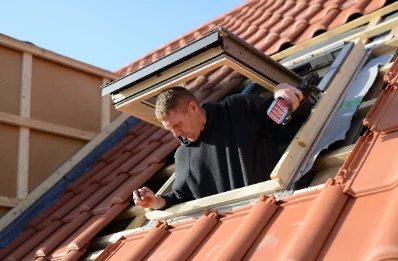 Pose de fenêtres de toit Velux à Brélès